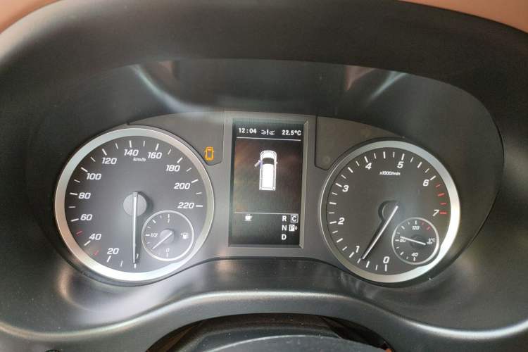 Used Mercedes-Benz V-Class 2021 V 260 Avantgarde Edition Instrument Cluster