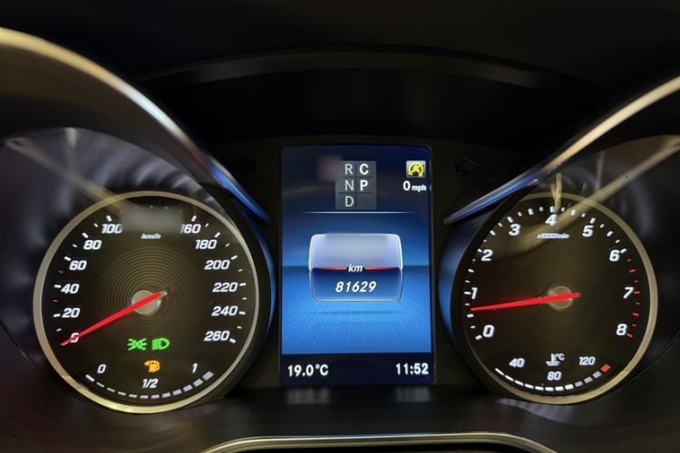 Used Mercedes-Benz V-Class 2021 V 260 Prestige Edition Instrument Cluster