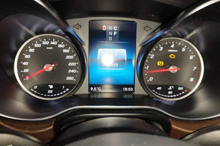 Used Mercedes-Benz V-Class 2021 V 260 Avantgarde Edition Instrument Cluster