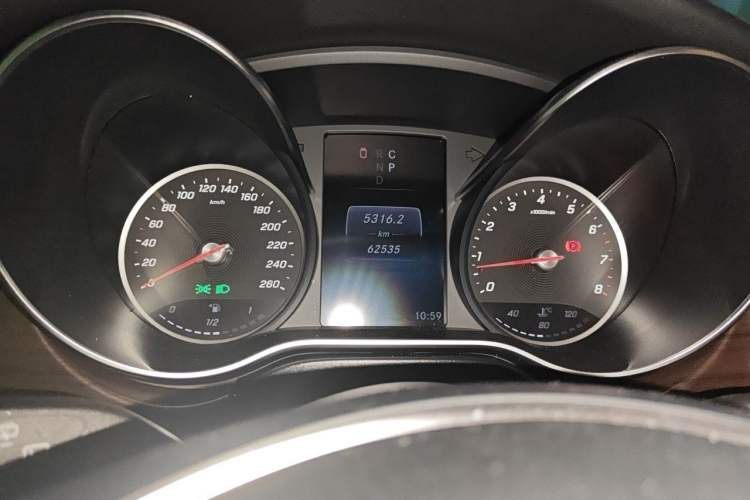 Used Mercedes-Benz V-Class 2021 V 260 Avantgarde Edition Instrument Cluster