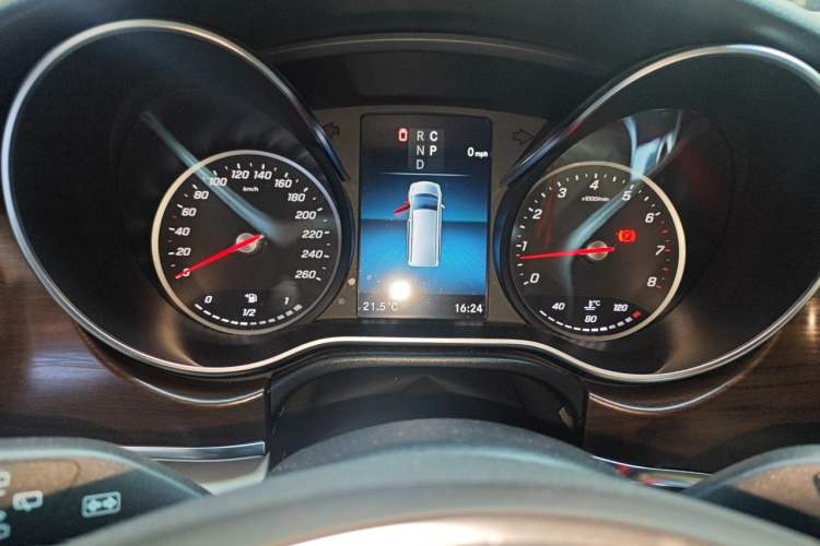 Used Mercedes-Benz V-Class 2021 V 260 Avantgarde Edition Instrument Cluster