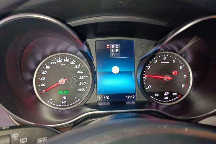 Used Mercedes-Benz V-Class  Instrument Cluster