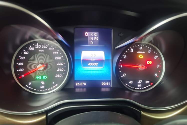 Used Mercedes-Benz V-Class 2021 V 260 Prestige Edition Instrument Cluster