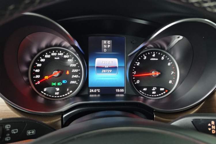 Used Mercedes-Benz V-Class 2021 V 260 Prestige Edition Instrument Cluster