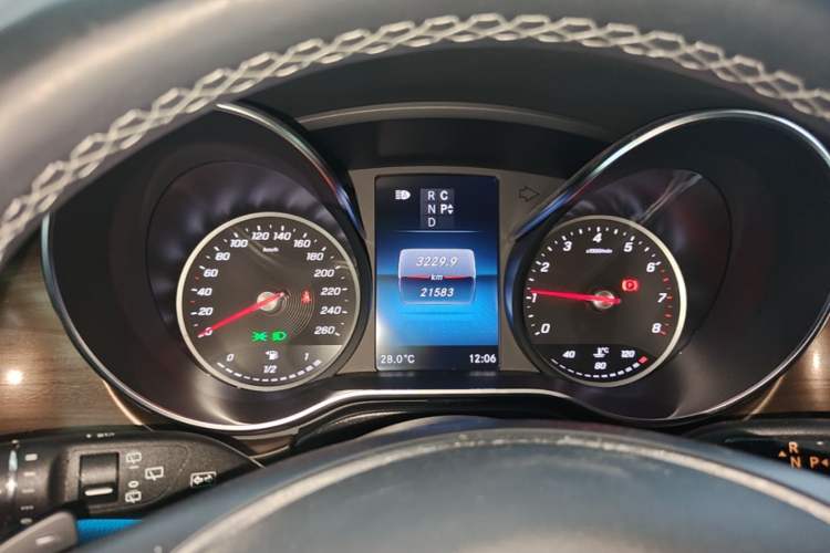 Used Mercedes-Benz V-Class 2021 V 260 Prestige Edition Instrument Cluster