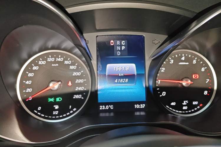 Used Mercedes-Benz V-Class 2021 V 260 Prestige Edition Instrument Cluster