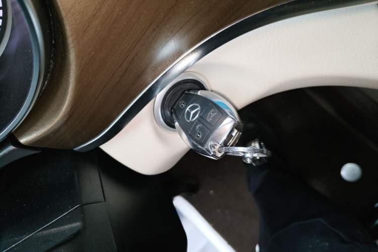 Used Mercedes-Benz V-Class 2021 V 260 L Long-wheelbase Luxury Edition Interior 1