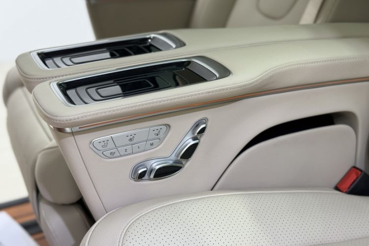 Used Mercedes-Benz V-Class 2021 V 260 Avantgarde Edition Interior 1