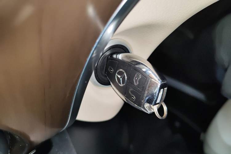 Used Mercedes-Benz V-Class 2021 V 260 Prestige Edition Interior 1
