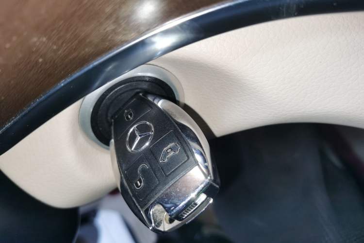 Used Mercedes-Benz V-Class 2021 V 260 L Long Wheelbase Prestige Edition Interior 1