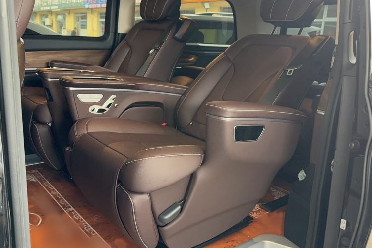 Used Mercedes-Benz V-Class 2021 V 260 L Long-wheelbase Luxury Edition Interior 1