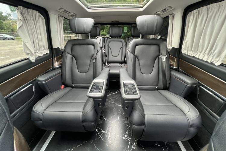 Used Mercedes-Benz V-Class 2021 V 260 Prestige Edition Interior 10