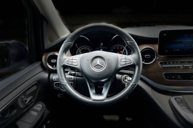 Used Mercedes-Benz V-Class 2021 V 260 Prestige Edition Interior 11
