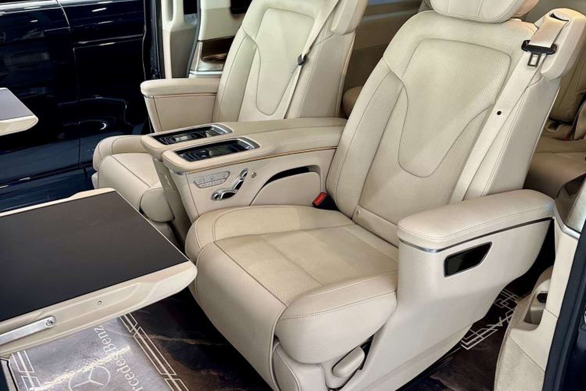 Used Mercedes-Benz V-Class 2021 V 260 L Long-wheelbase Luxury Edition Interior 11