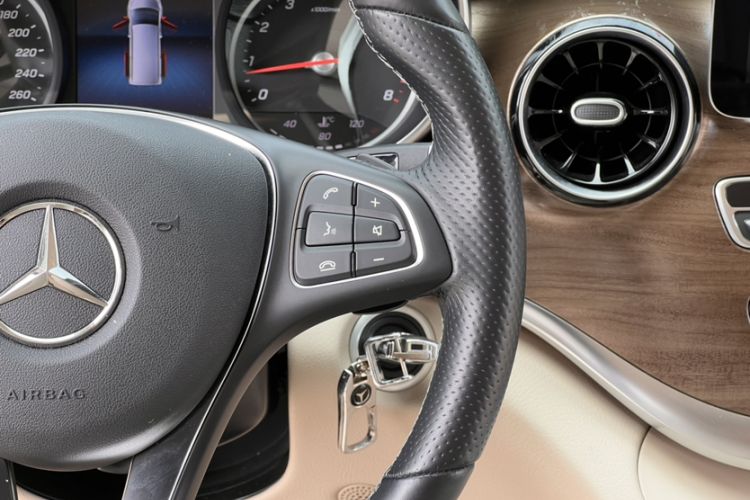 Used Mercedes-Benz V-Class 2021 V 260 L Long-wheelbase Luxury Edition Interior 11