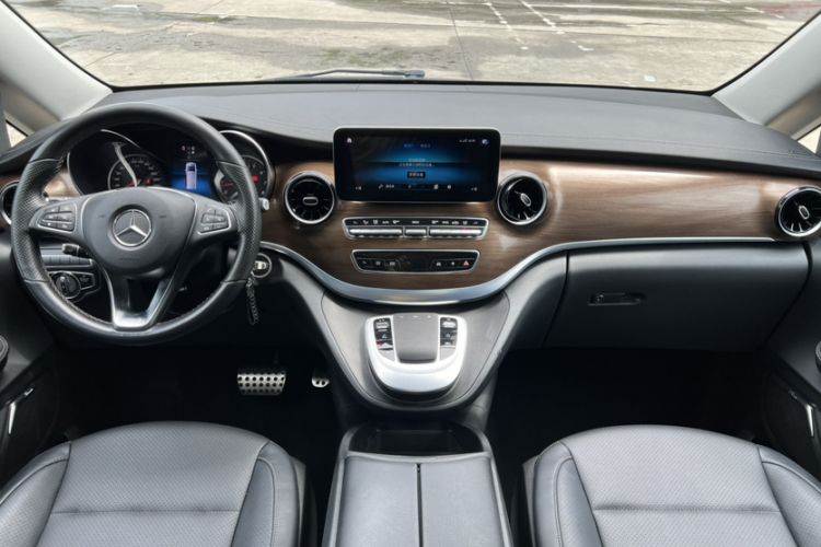 Used Mercedes-Benz V-Class 2021 V 260 Prestige Edition Interior 2