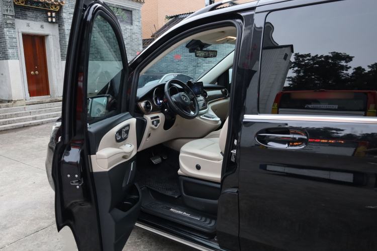 Used Mercedes-Benz V-Class 2021 V 260 L Long-wheelbase Luxury Edition Interior 2