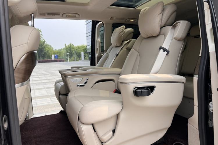 Used Mercedes-Benz V-Class 2021 V 260 L Long-wheelbase Luxury Edition Interior 2