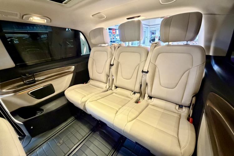 Used Mercedes-Benz V-Class 2021 V 260 Prestige Edition Interior 3