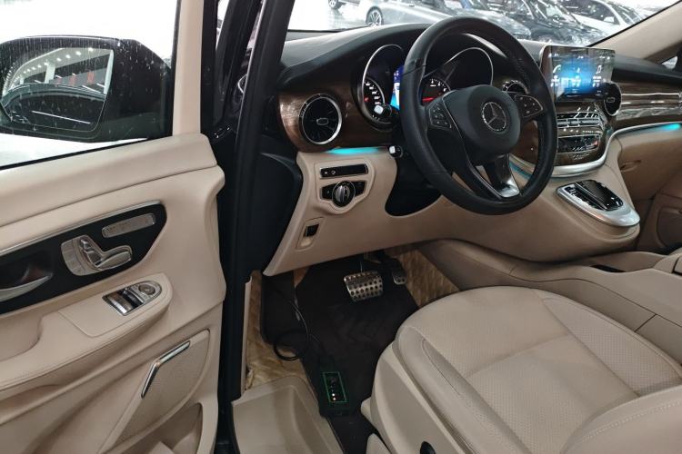 Used Mercedes-Benz V-Class 2021 V 260 L Long-wheelbase Luxury Edition Interior 3