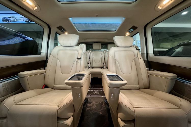 Used Mercedes-Benz V-Class 2021 V 260 L Long-wheelbase Luxury Edition Interior 3