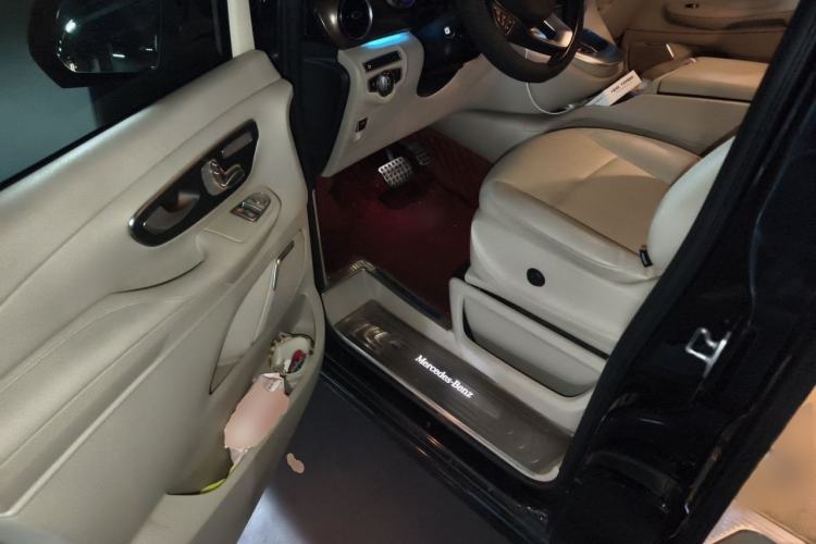 Used Mercedes-Benz V-Class 2021 V 260 Prestige Edition Interior 3