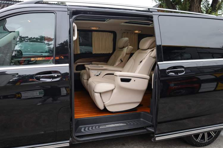 Used Mercedes-Benz V-Class 2021 V 260 L Long-wheelbase Luxury Edition Interior 4
