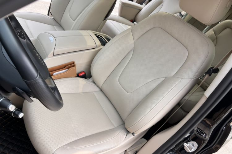 Used Mercedes-Benz V-Class 2021 V 260 L Long-wheelbase Luxury Edition Interior 4