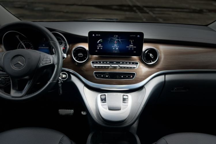 Used Mercedes-Benz V-Class 2021 V 260 Prestige Edition Interior 5