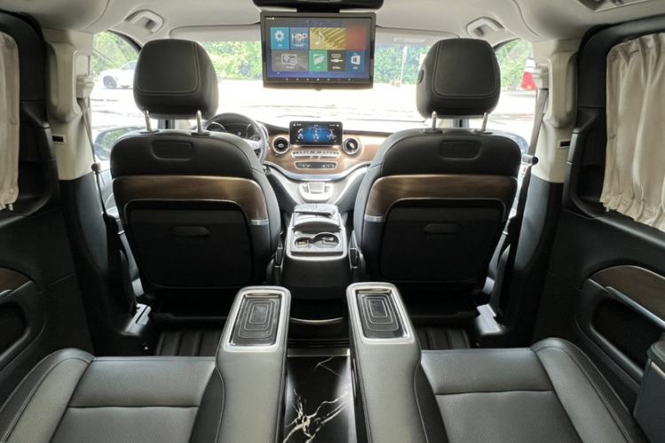 Used Mercedes-Benz V-Class 2021 V 260 Prestige Edition Interior 6