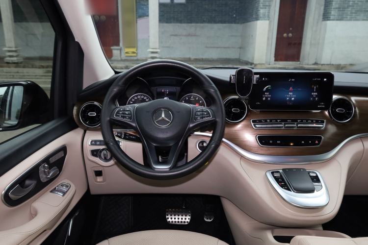 Used Mercedes-Benz V-Class 2021 V 260 L Long-wheelbase Luxury Edition Interior 6