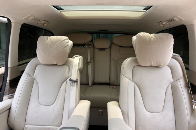 Used Mercedes-Benz V-Class 2021 V 260 L Long-wheelbase Luxury Edition Interior 6