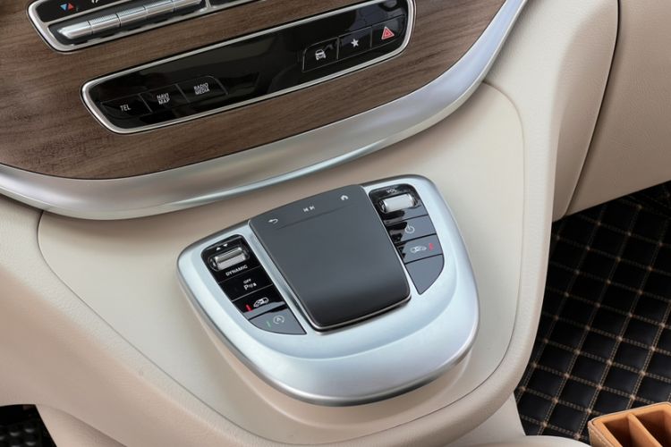 Used Mercedes-Benz V-Class 2021 V 260 L Long-wheelbase Luxury Edition Interior 7