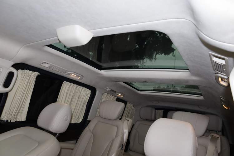 Used Mercedes-Benz V-Class 2021 V 260 L Long-wheelbase Luxury Edition Interior 8