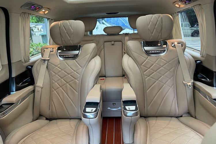 Used Mercedes-Benz V-Class 2021 V 260 Avantgarde Edition Interior 9
