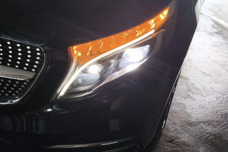 Used Mercedes-Benz V-Class 2021 V 260 L Long-wheelbase Luxury Edition Left Front Headlight