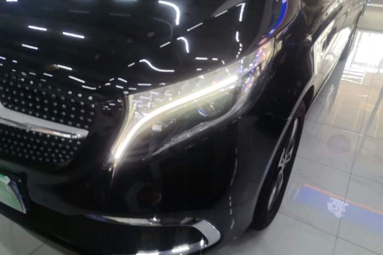 Used Mercedes-Benz V-Class 2021 V 260 L Long Wheelbase Prestige Edition Left Front Headlight