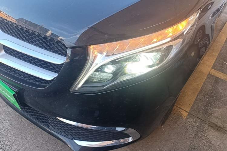 Used Mercedes-Benz V-Class 2021 V 260 Prestige Edition Left Front Headlight