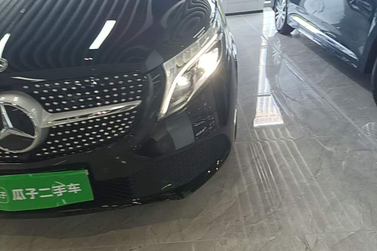Used Mercedes-Benz V-Class 2021 V 260 Avantgarde Edition Left Front Headlight