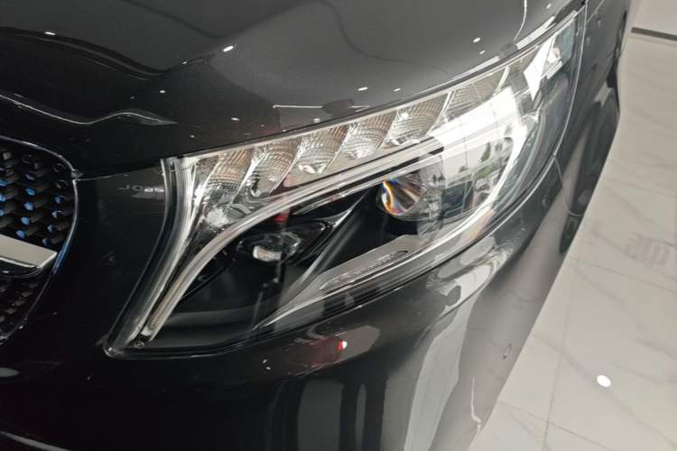 Used Mercedes-Benz V-Class 2021 V 260 L Long-wheelbase Luxury Edition Left Front Headlight