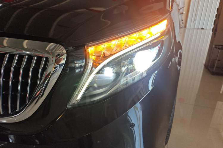 Used Mercedes-Benz V-Class 2021 V 260 Prestige Edition Left Front Headlight