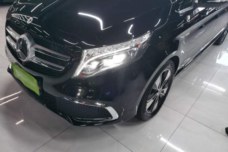 Used Mercedes-Benz V-Class 2021 V 260 L Long Wheelbase Prestige Edition Left Front Headlight
