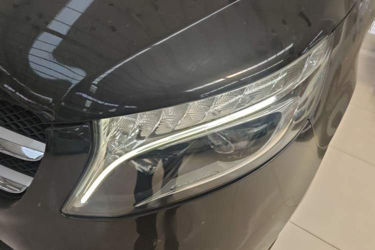 Used Mercedes-Benz V-Class 2021 V 260 Prestige Edition Left Front Headlight