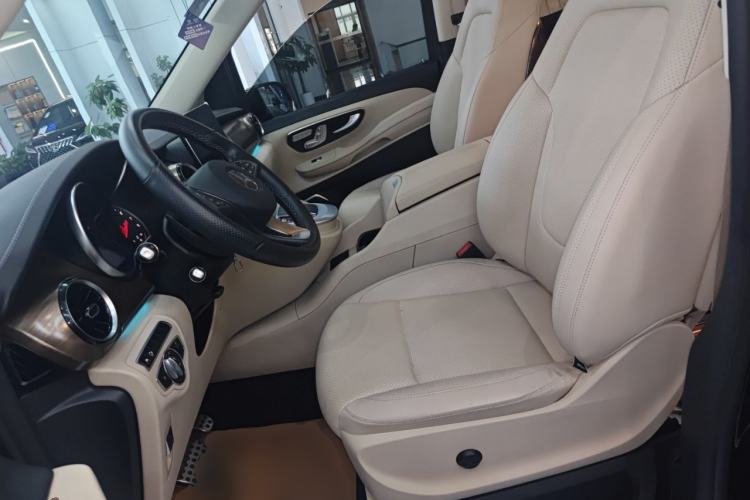 Used Mercedes-Benz V-Class 2021 V 260 L Long-wheelbase Luxury Edition Left Front Seat