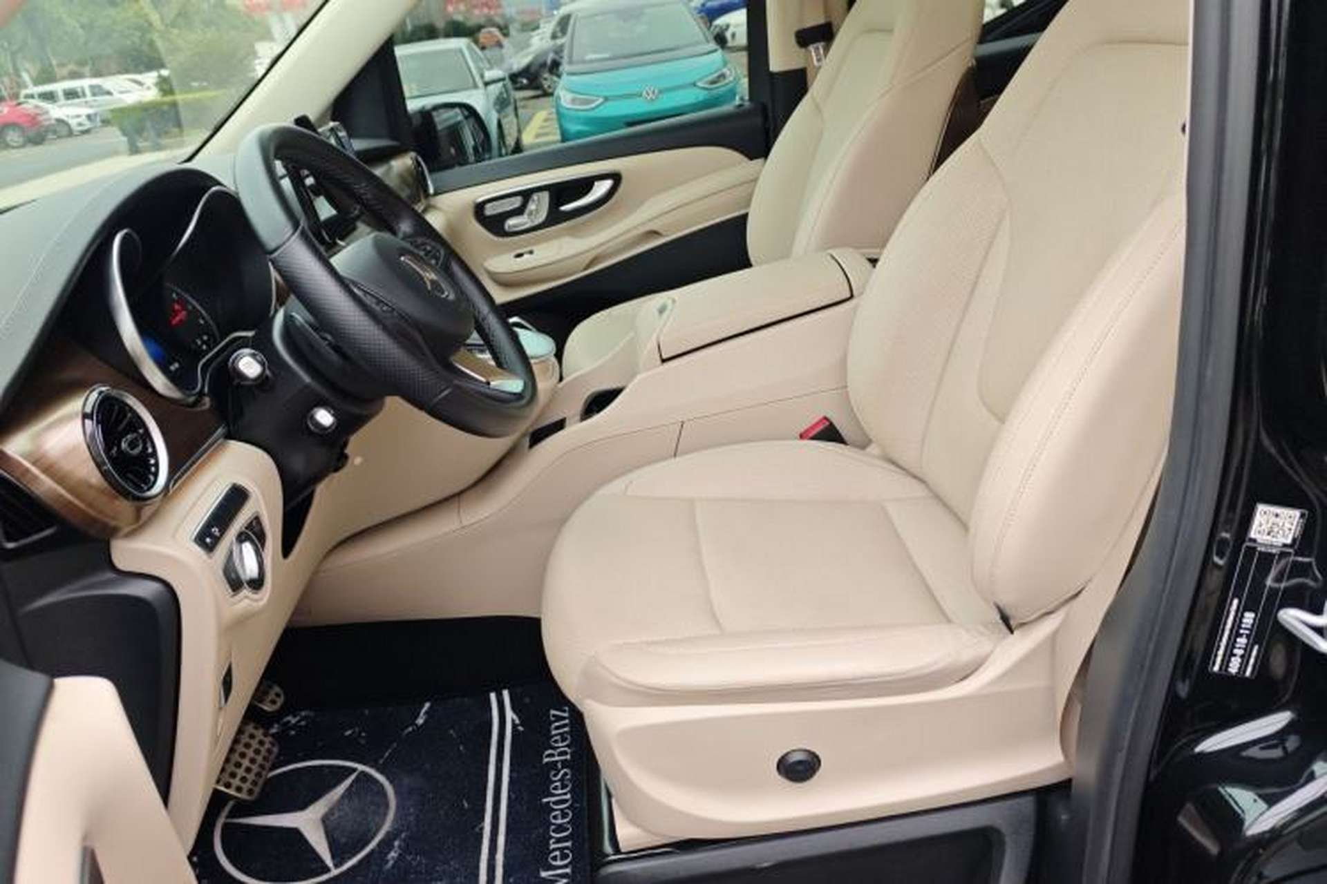 Used Mercedes-Benz V-Class 2021 V 260 L Long Wheelbase Prestige Edition Left Front Seat