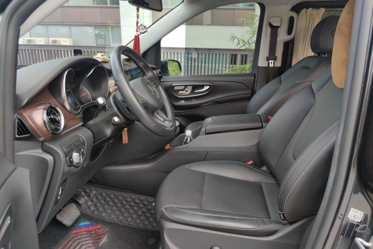 Used Mercedes-Benz V-Class 2021 V 260 Avantgarde Edition Left Front Seat