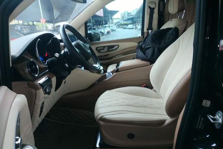 Used Mercedes-Benz V-Class 2021 V 260 Avantgarde Edition Left Front Seat