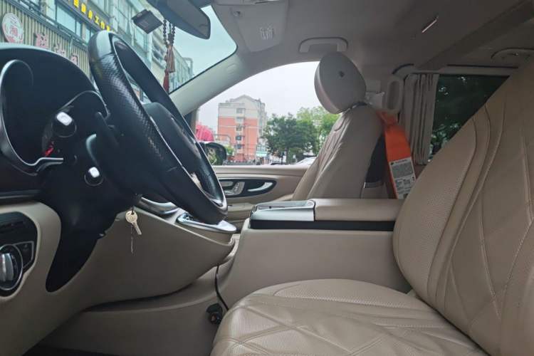 Used Mercedes-Benz V-Class 2021 V 260 Avantgarde Edition Left Front Seat