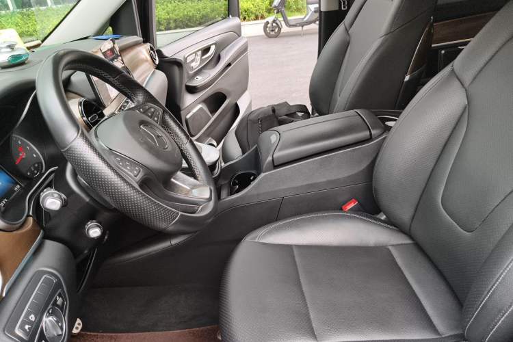 Used Mercedes-Benz V-Class 2021 V 260 L Long-wheelbase Luxury Edition Left Front Seat