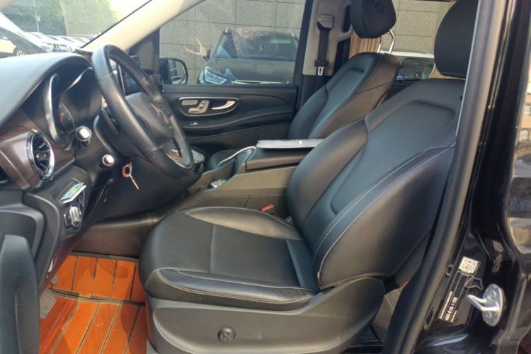 Used Mercedes-Benz V-Class 2021 V 260 Avantgarde Edition Left Front Seat